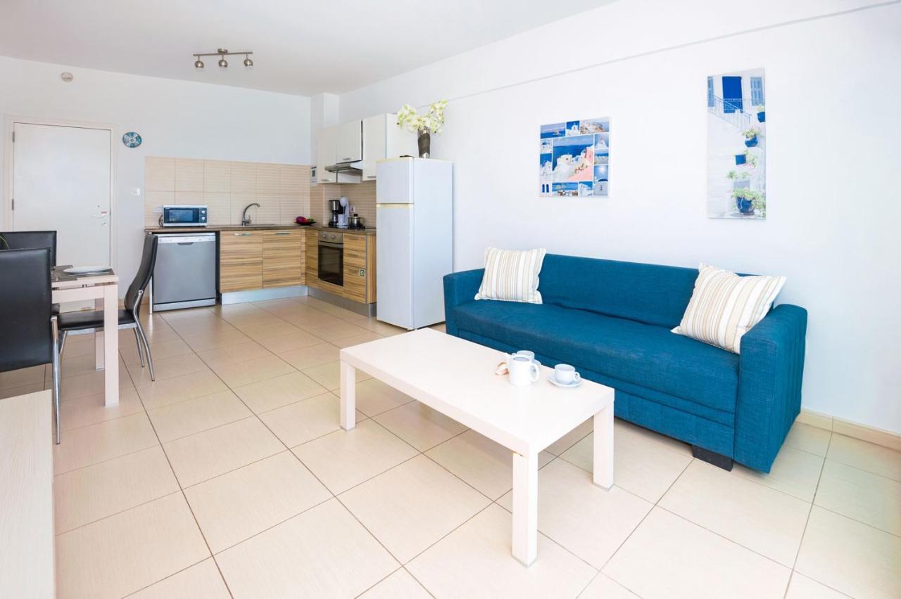 Gabriela - Coralli Beachfront Apartment Protaras Exterior foto