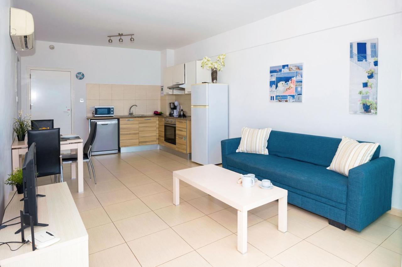 Gabriela - Coralli Beachfront Apartment Protaras Exterior foto