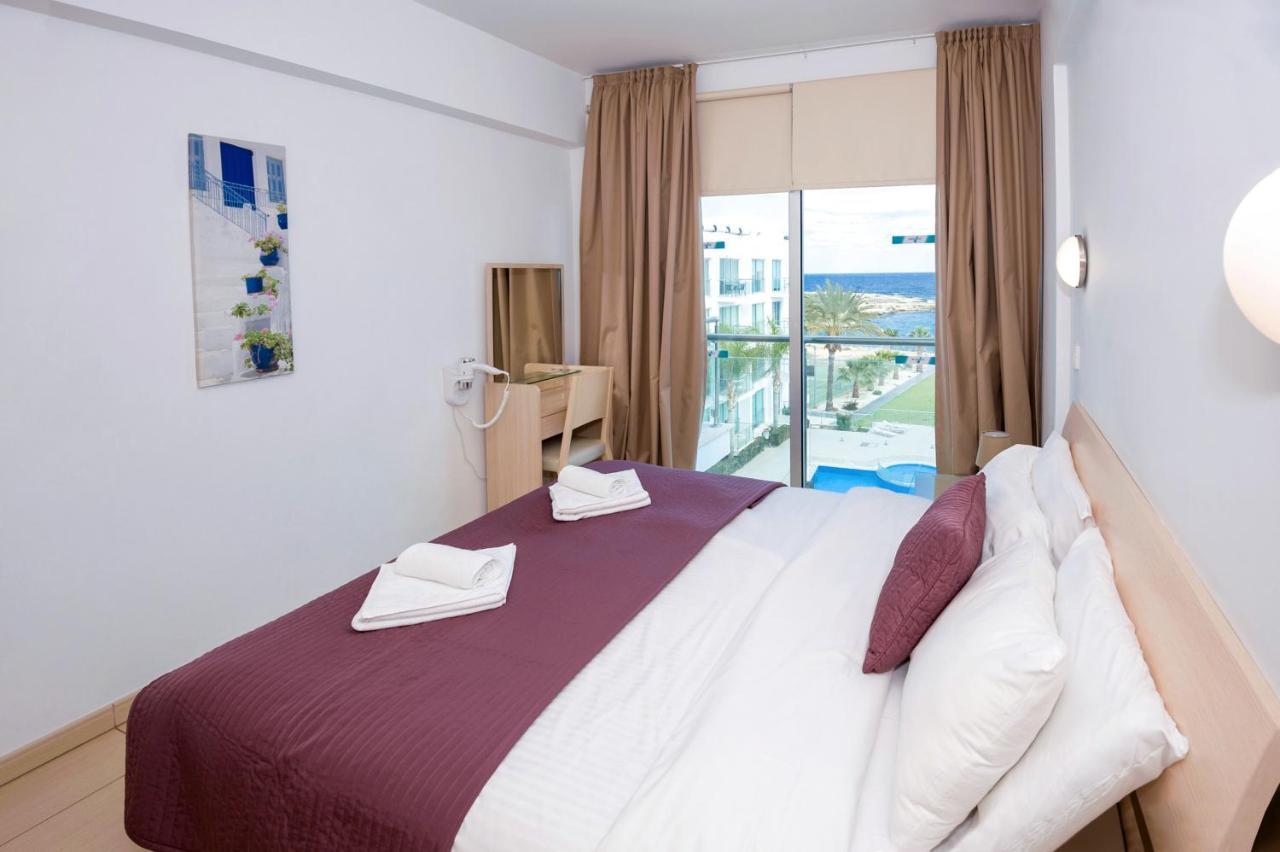 Gabriela - Coralli Beachfront Apartment Protaras Exterior foto