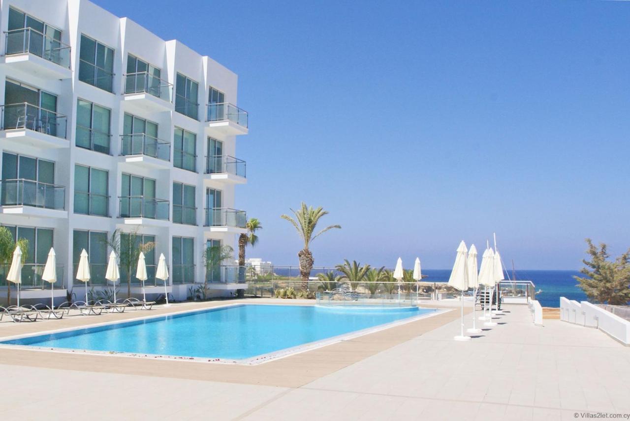 Gabriela - Coralli Beachfront Apartment Protaras Exterior foto
