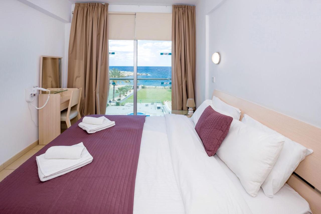 Gabriela - Coralli Beachfront Apartment Protaras Exterior foto